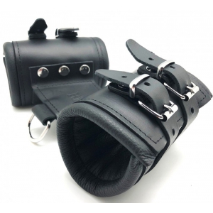 Doubles Menottes en cuir pour Poignets