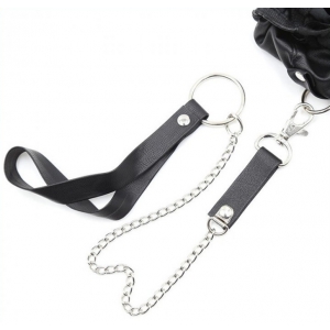 String Fetish avec laisse