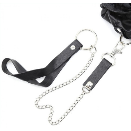 String Fetish avec laisse