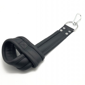 Suspension en cuir - Mains-Pieds 2