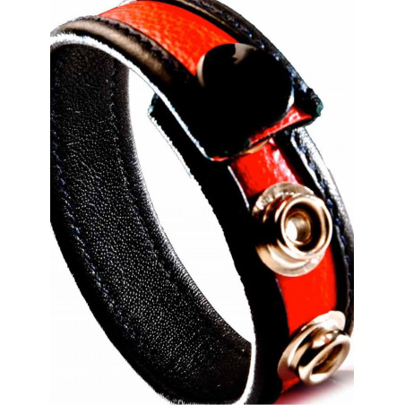 Cockring cuir simili avec bande rouge et 3 pressions facilitant l'utilisation