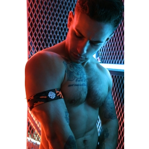 Brassards NEO CAMO Noir-Orange Neon