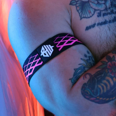 Brassards REVOLUTION de Breedwell Noir et Rose neon