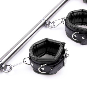 Kit Barre de maintien Collier et Menottes SIMPLY DOM Noir