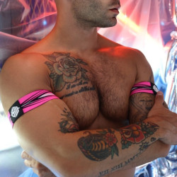 Brassards CIRCUIT BREAKER Breedwell Rose neon x2