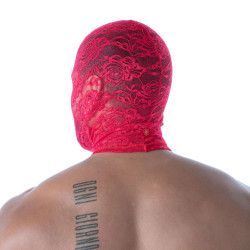 Cagoule en dentelle rouge FLUID LACE de TOF Paris 2