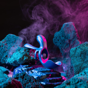 Cockring vibrant et stimulateur de bourses ZENITH de Hueman