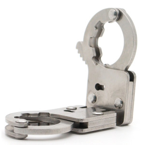Menottes de pouces articulées FINGY RESTRICT de BDSMaster