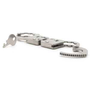 Menottes de pouces articulées FINGY RESTRICT de BDSMaster