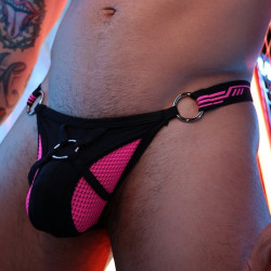 String GAGGED Rose de Breedwell