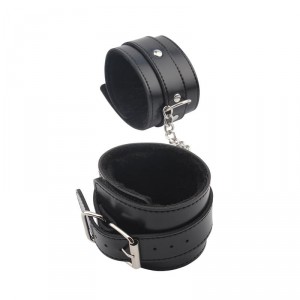 Menottes de chevilles OBEY ME Noir avec rembourrage fourrure
