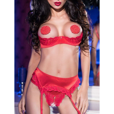 Ensemble dentelle rouge seins nus