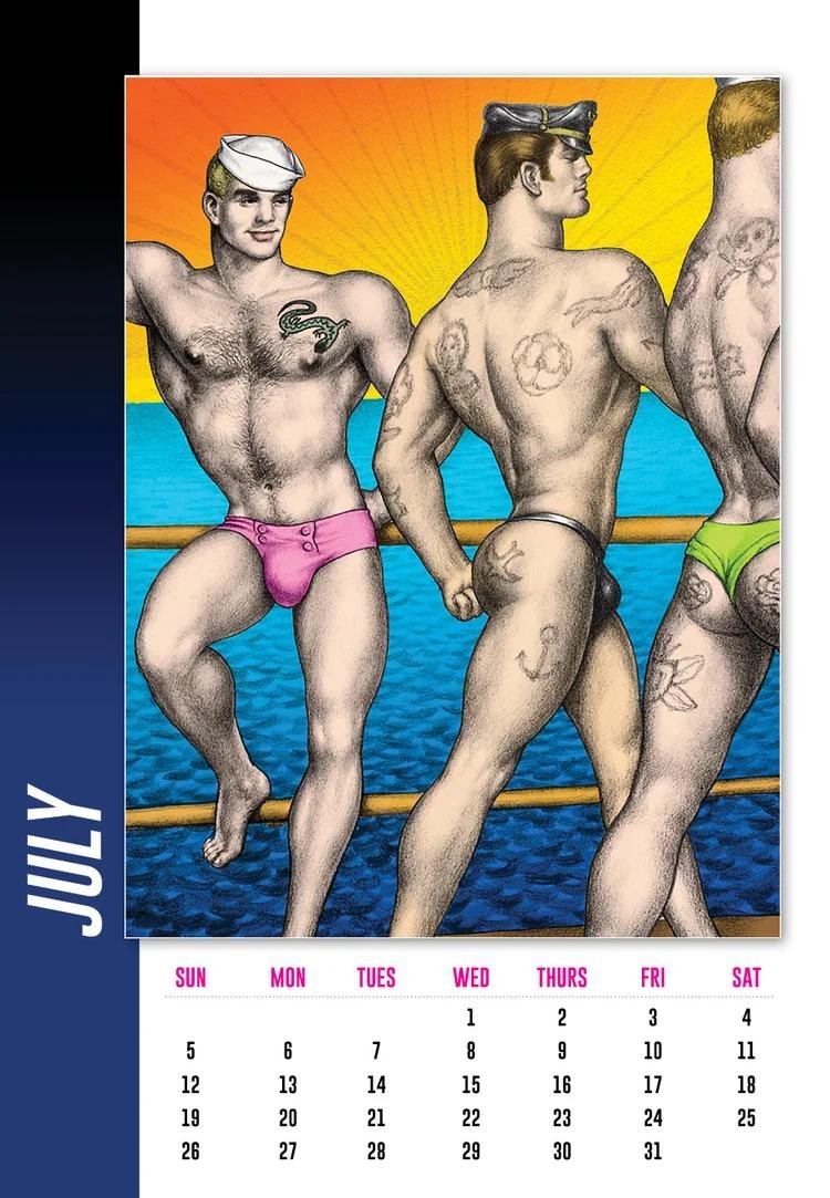 Calendrier mural avec trois hommes nus en maillots de bain colorés, plage et mer en arrière-plan.